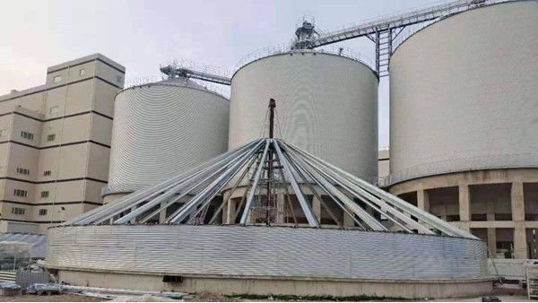 雷達液位計測量烘烤配料小筒倉液位