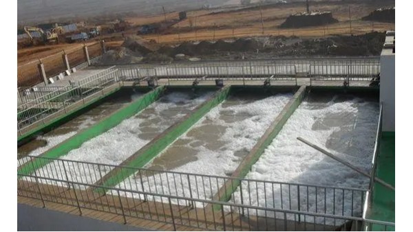 分析兩種液位計在帶攪拌的污水池中應用效果