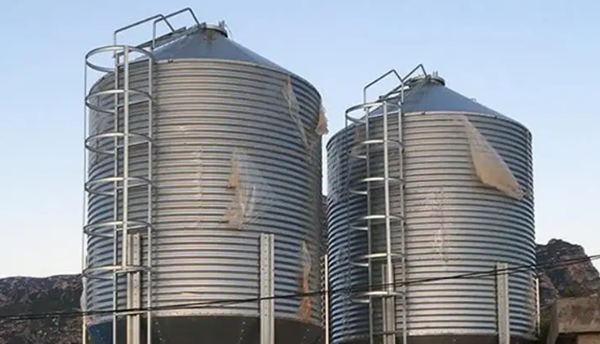 雷達料位計在投喂系統儲料罐料位測量中的應用