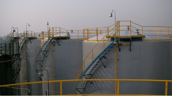 化工石化行業選擇雷達液位計的三大理由