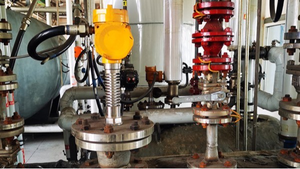 分析非接觸式雷達液位計測量溶解槽液位